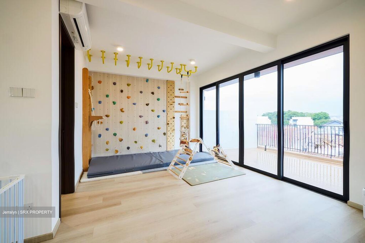 Sunbird Park (D16), Terrace #519764731